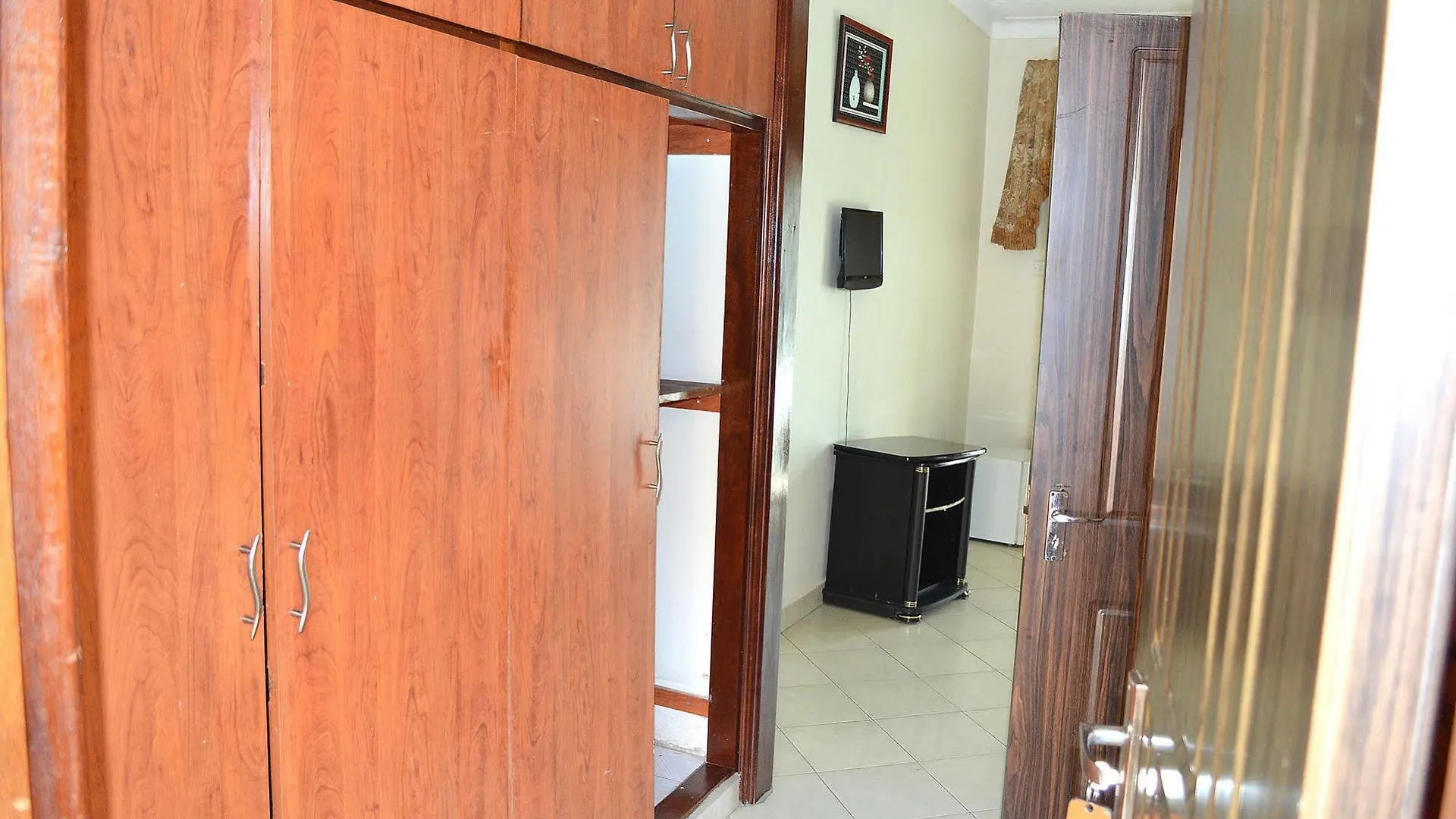 Victoria Travel Hotel Kampala